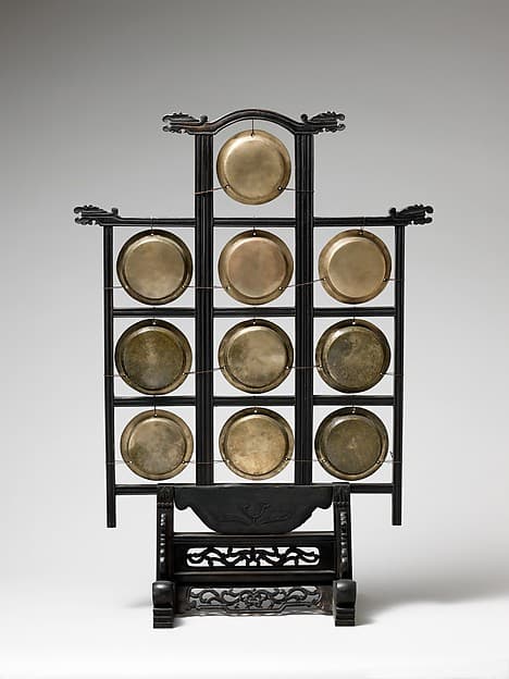 Yunluo (雲鑼 )"Cloud Gong" by unknown artist, 19th century.